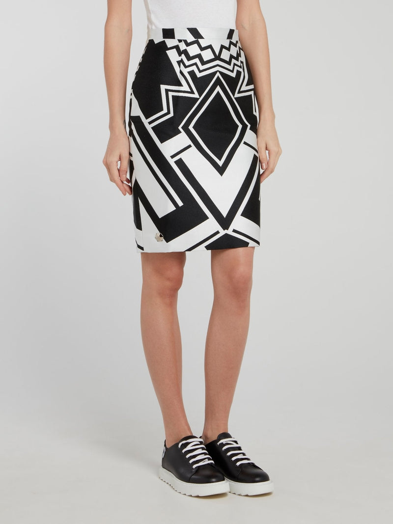 Geometric Pencil Cut Mini Skirt