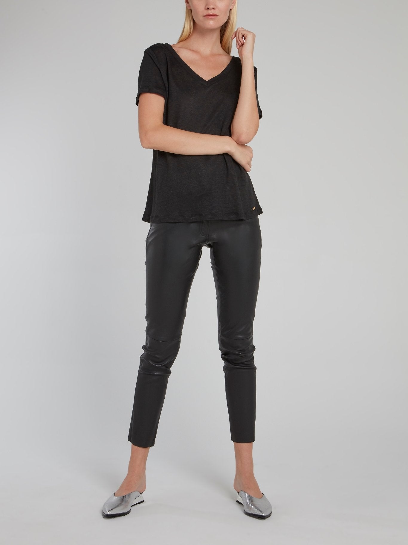 Black V-Neck Linen T-Shirt