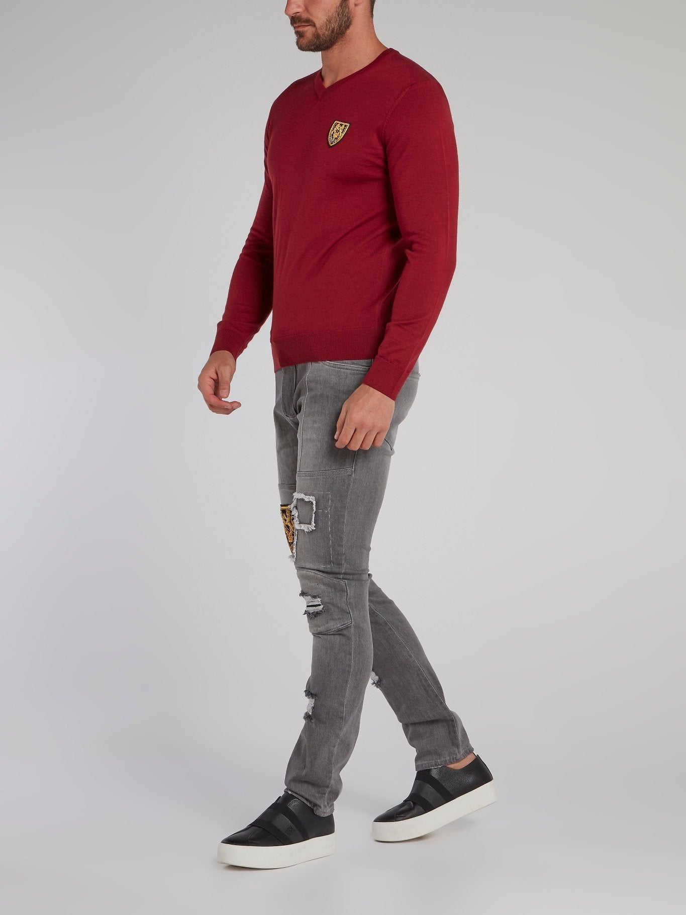 Buckingham Burgundy Appliquéd V-Neck Pullover